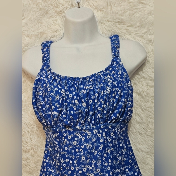 Elegant Blue Floral Women's One-Piece Swimsuit Size M - Picture 5 of 13